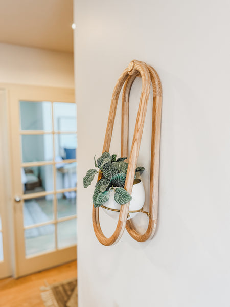 frame-wall-planter-in-modern-breakfast-nook-braidandwood
